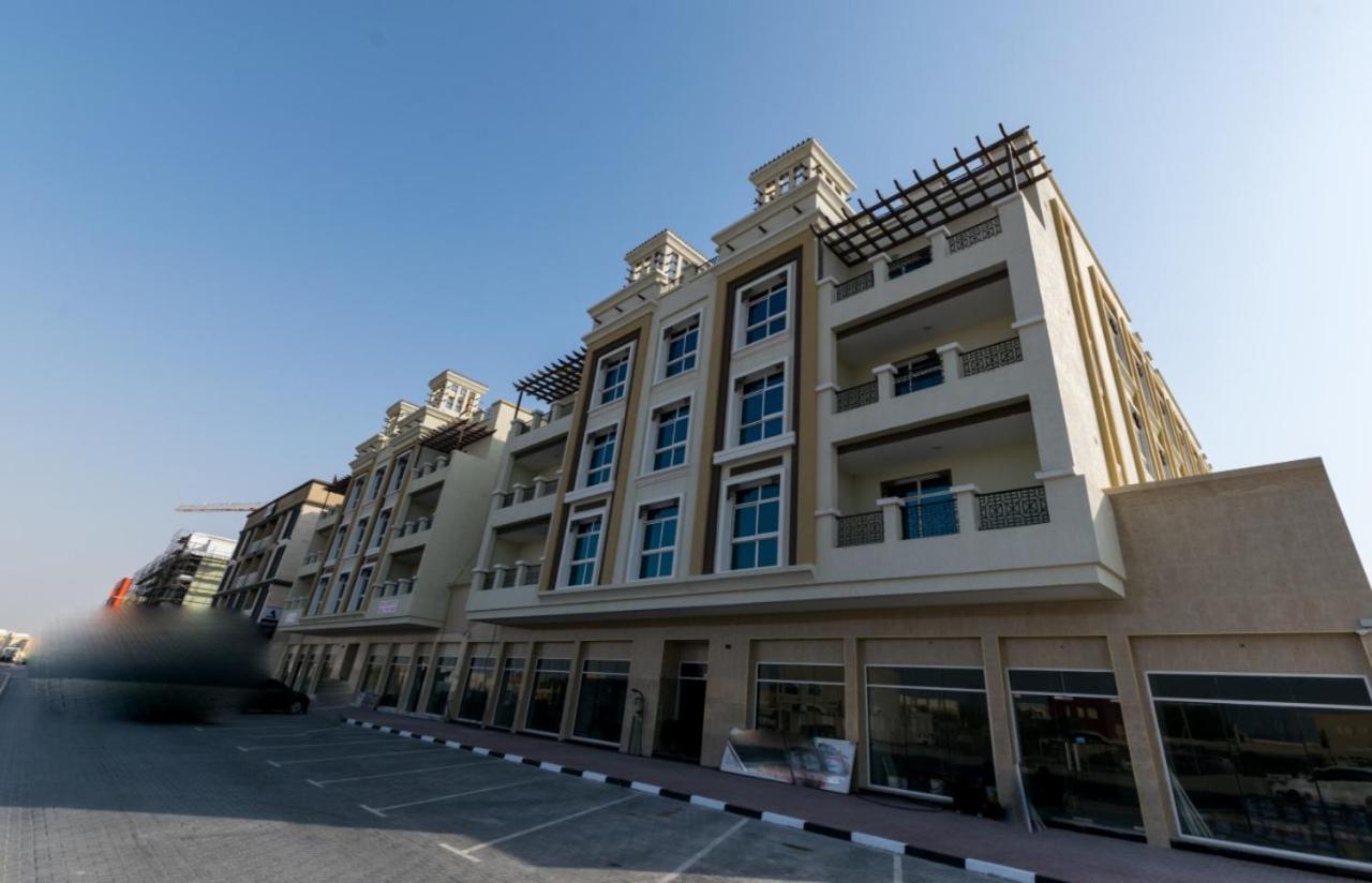 Cozy Rooms And Small Partitions For Men Guests In Dubai Esterno foto